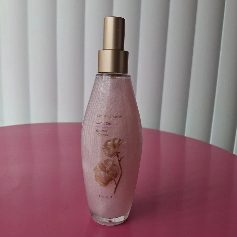 Bath & Body Works SWEET PEA SHIMMER Body Mist 4.75 oz Glass Bottle‎ RARE